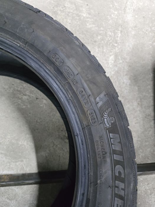2 Броя 245/45/17 Michelin 7mm 23dot