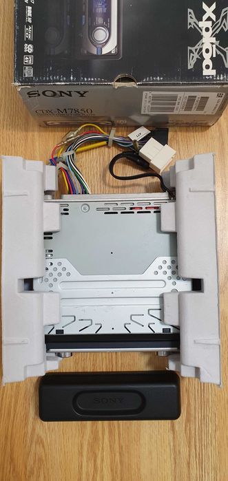 Cd PLAYER  Sony CDX-M7850