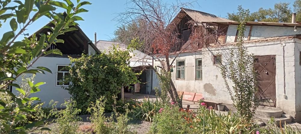 Продам дом нужен внутренний ремонт...