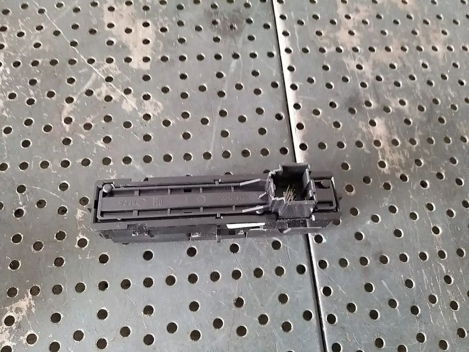 Bloc butoane avarii blocare usi opel astra j 13285122