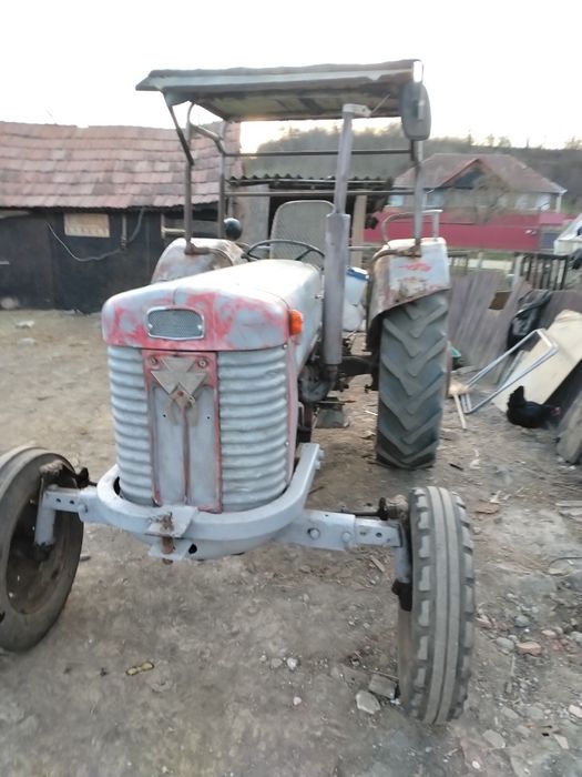 Tractor mase Ferguson