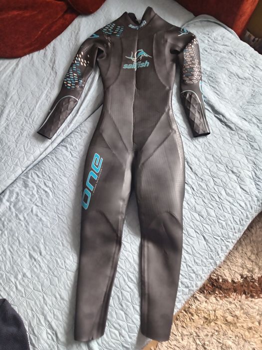 Costum  de Neopren