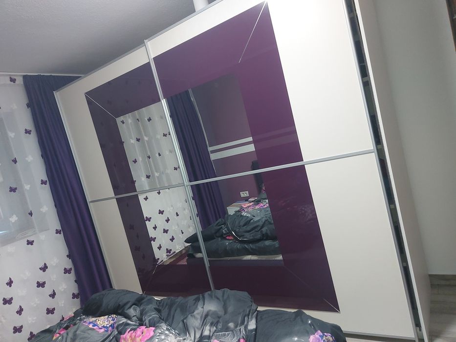 Dressing Premium / Şifonier Generos la Comandă (2.6m x 2.2m) – Design Modern Mov/Alb, Oglindă & Uși Glisante