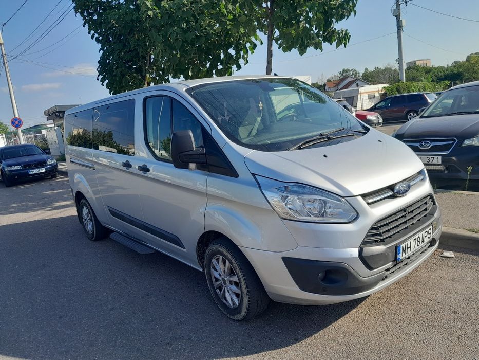 Vând ford tranzit custome lung 9 locuri,motor 2,2 model cu portbagaj l