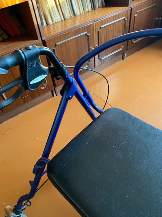 Инвалидная коляска