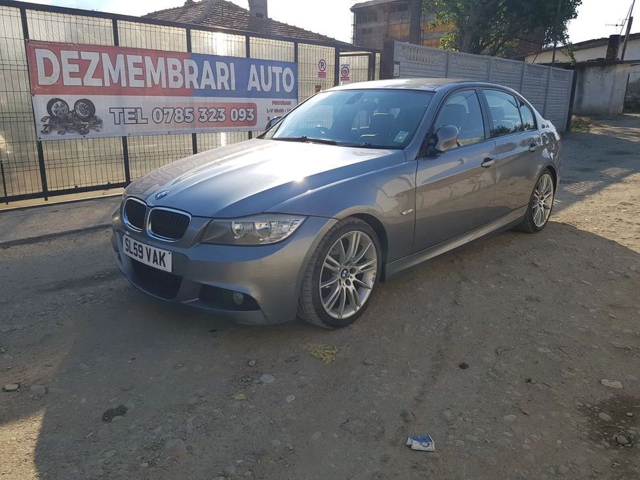 Dezmembram BMW E90 320D LCI usa fata dreapta/usa spate dreapta
