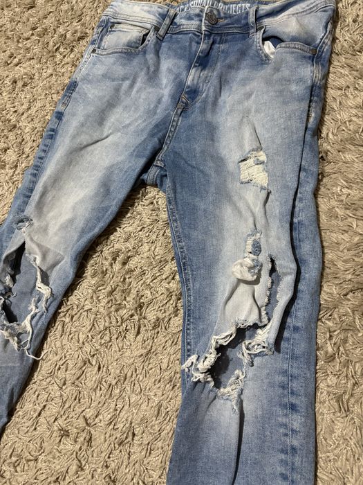 Мъжки скъсани дънки