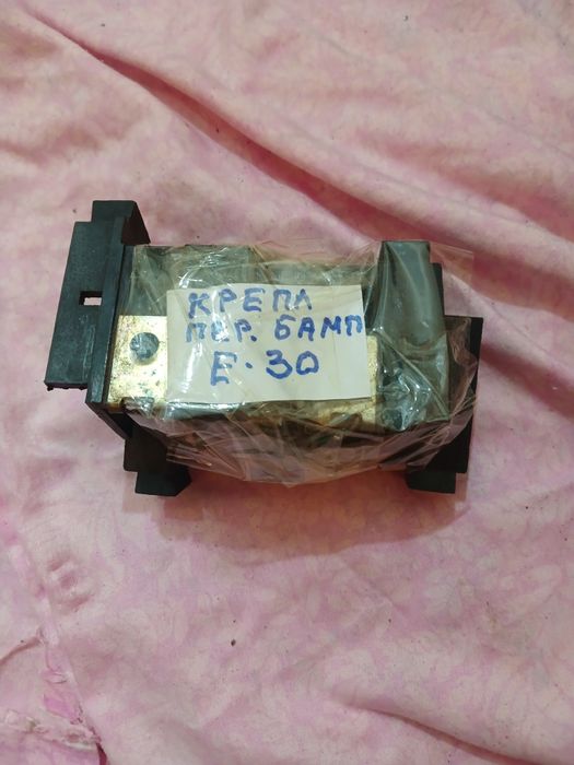 Крепление переднего бампера БМВ Е30