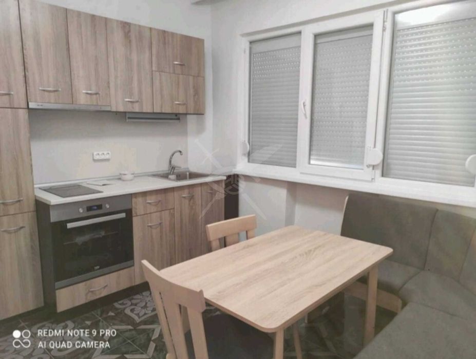 Тристаен - Център