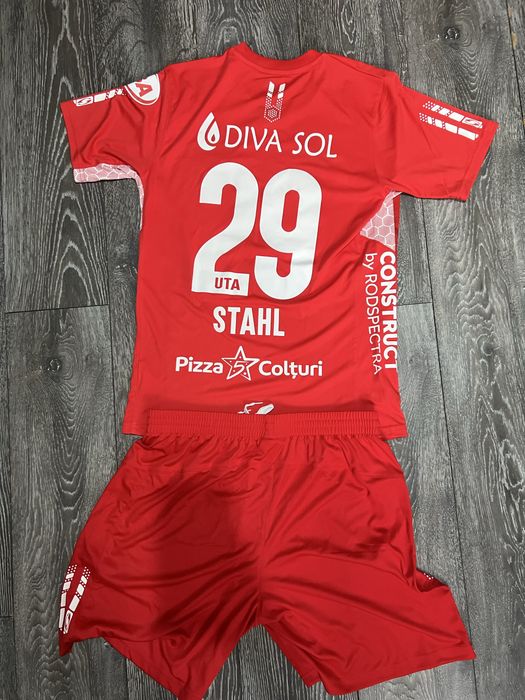 Compleu Uta Arad semnat de albert stahl