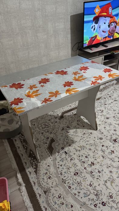 Продам стол 6000 тг