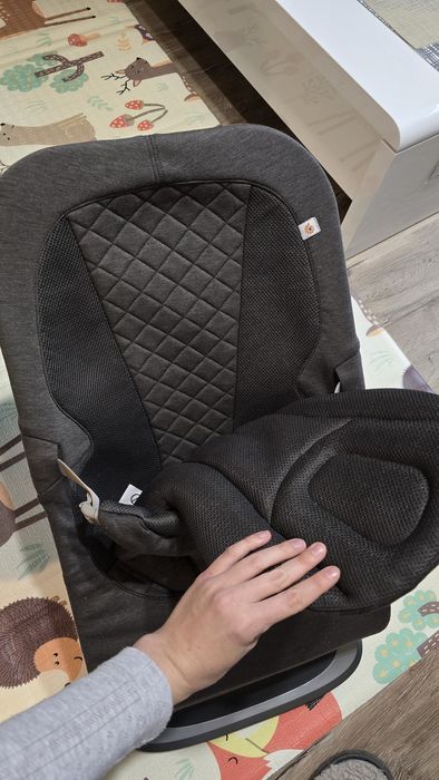 Ergobaby Бебешки шезлонг 3в1 Evolve Charcoal Grey