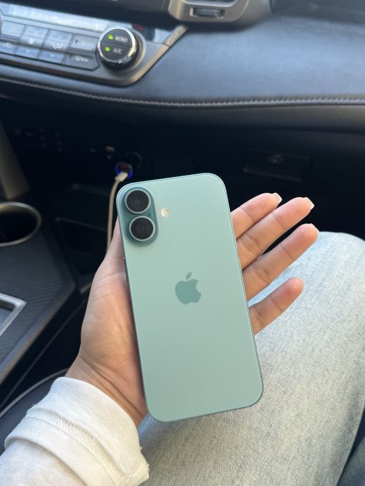 Iphone 16 128gb зарядка 90%