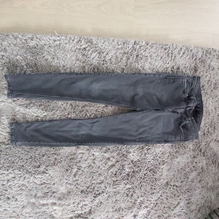 Blugi negri H&M taiati, blugi Esprit etc, 2 perechi la 25 lei!