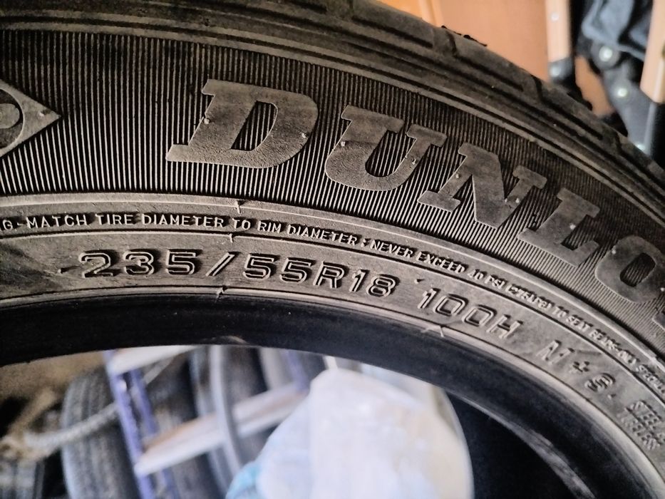 DUNLOP шины R18, 235,55