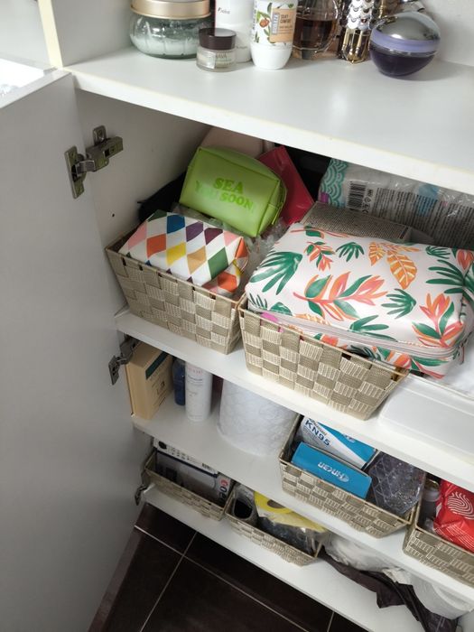 Set mobilier baie complet ( chiuveta, baterii Grohe și oglinda incluse