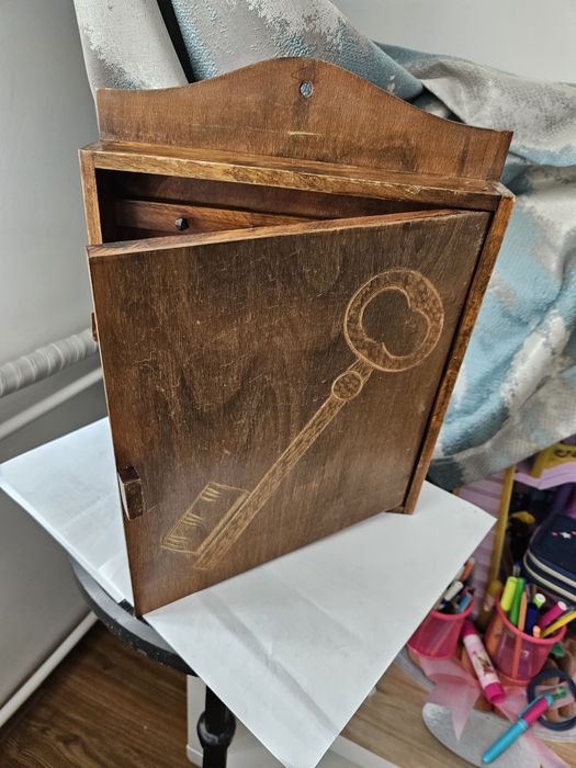 Cutie pentru chei , lemn vechi , cadou pentru case !