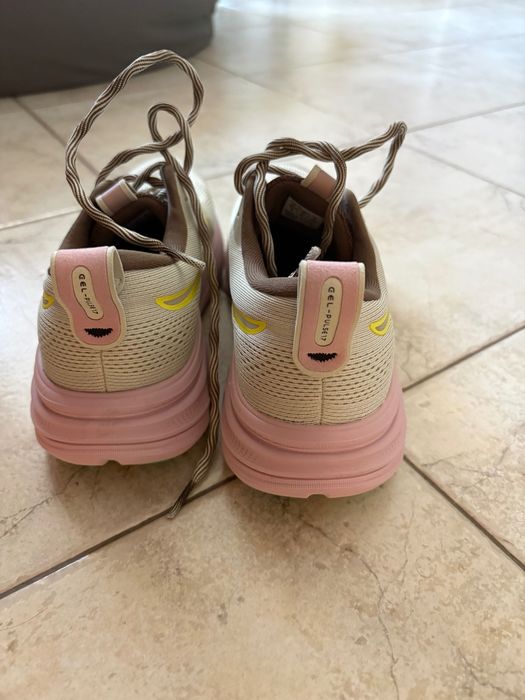 Маратонки, ASICS