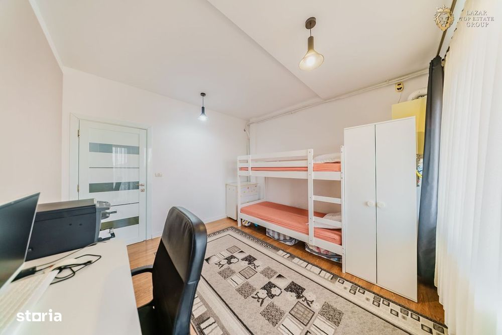 Apartament 3 camere de vânzare – Pârneava