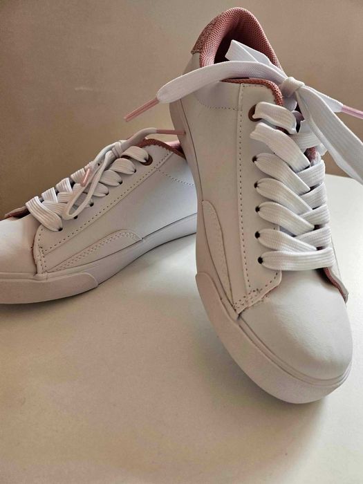 Продавам чисто нови обувки на Polo Ralph Lauren