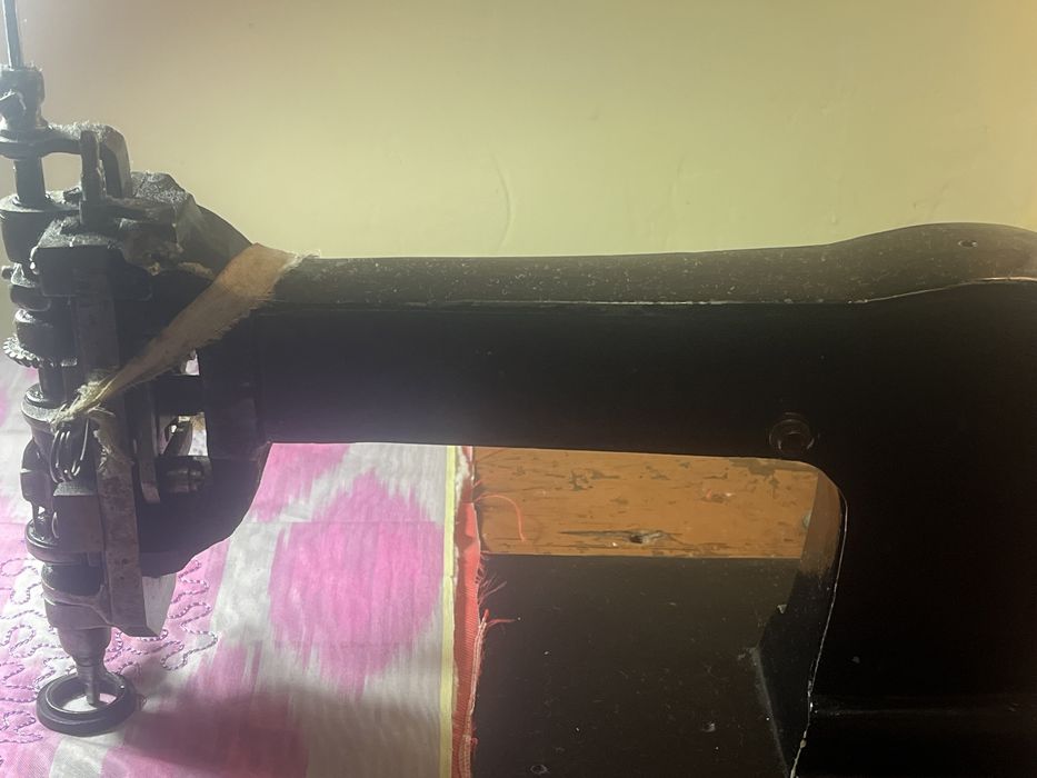 Швейная машина Zinger