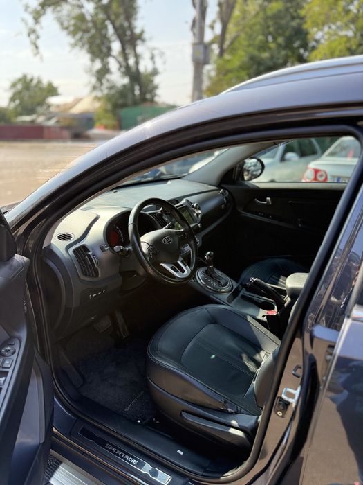 Vand Kia 4x4 ,2012 , 2L 184CP