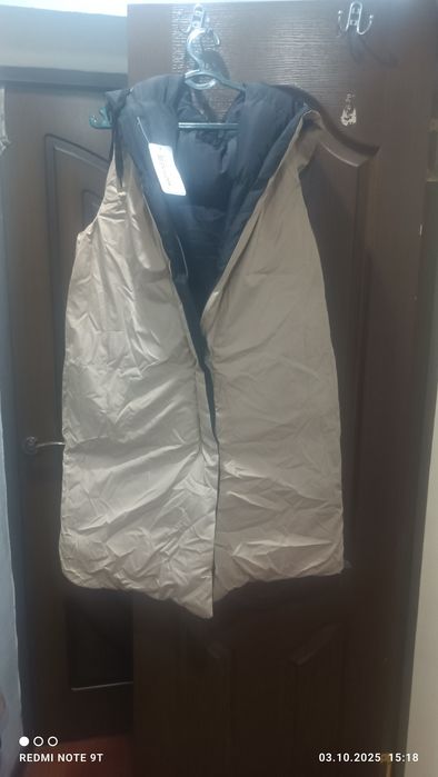 Женские куртка, жилетка, тренч.