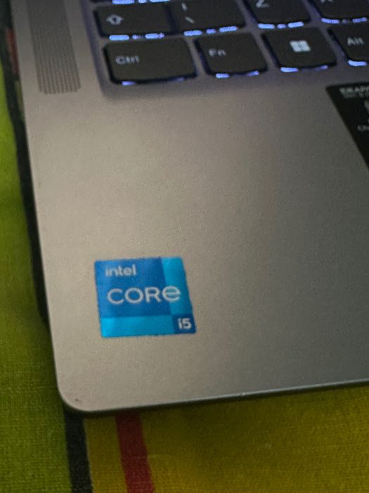 Lenovo IdeaPad Slim 3 14IAH8