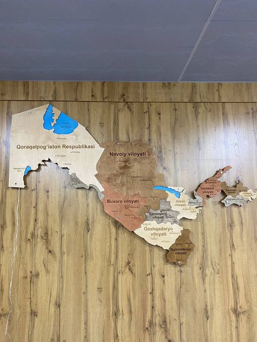 Деревянные карты мира