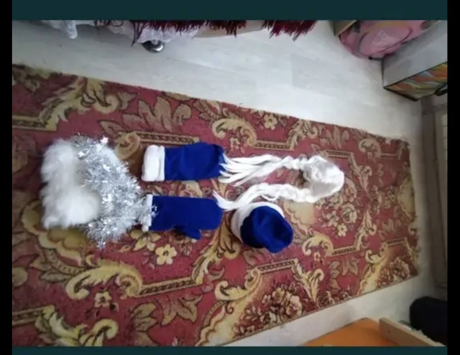 Продам костюм деда мороза и Снегурочки.