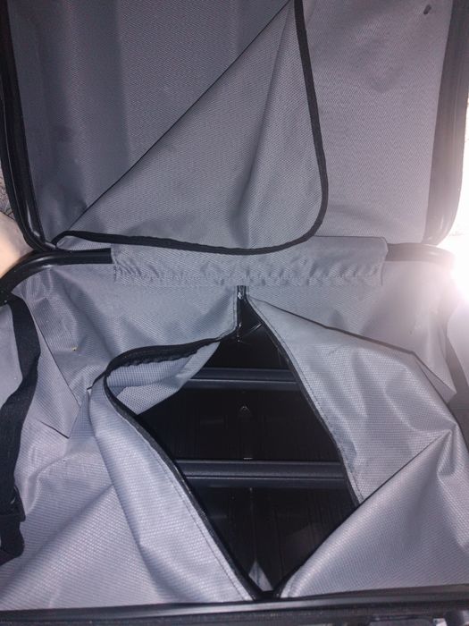 Чемодан марки Baggin Polo.