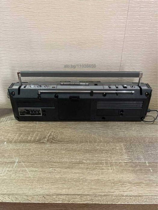 HITACHI TRK-6701W vintage retro boombox