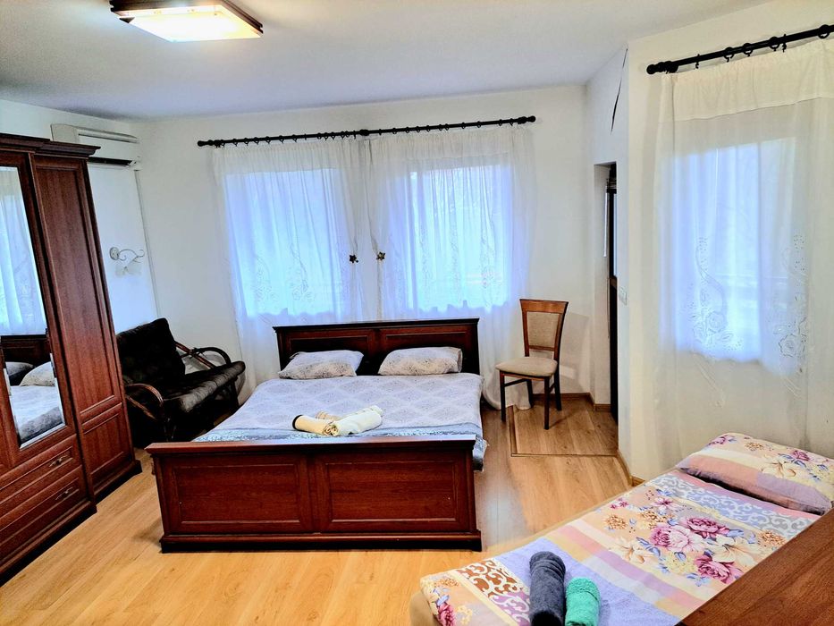 вила"Добре дошли" -4 спални под наем-за рожден ден,юбилей,почивка и др