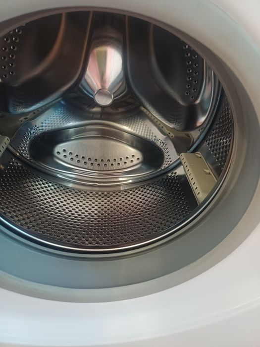 Продавам пералня машина  ППродавам пералня машина Ariston hotpoint 6 кг