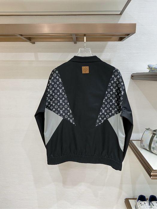 Geaca Louis Vuitton , calitate premium , pe comanda , noua , M