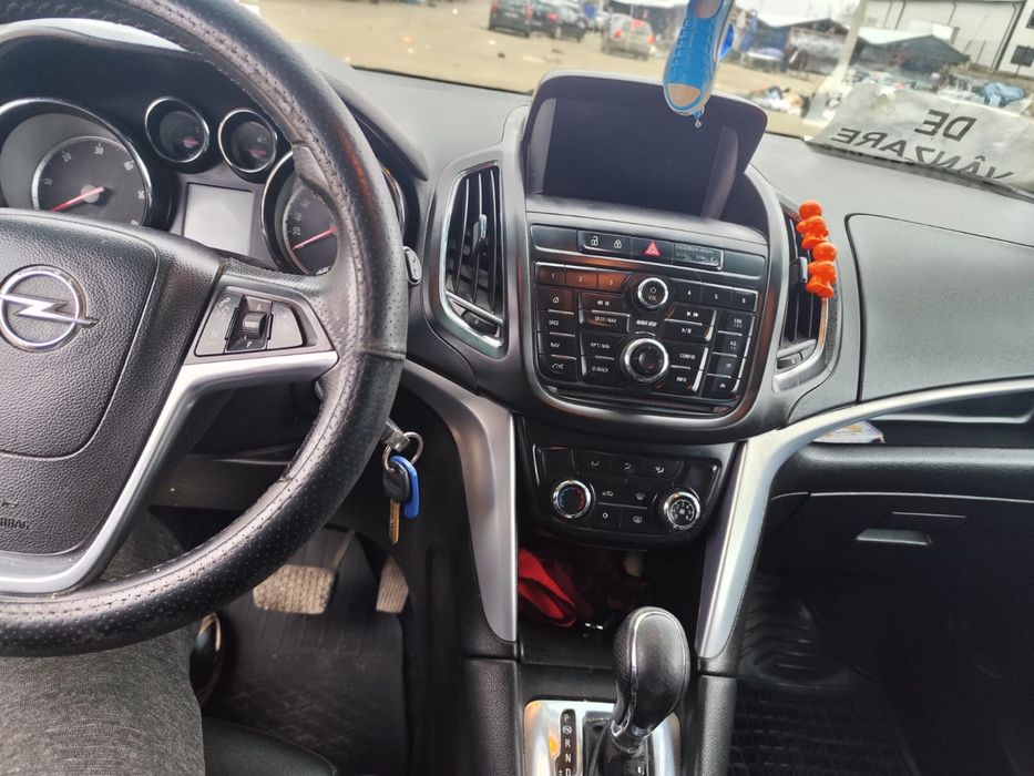 Opel Zafira 2015