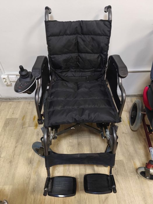 Продам электрическую инвалидную коляску