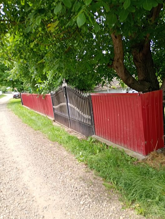 Casă bătrânească de vanzare