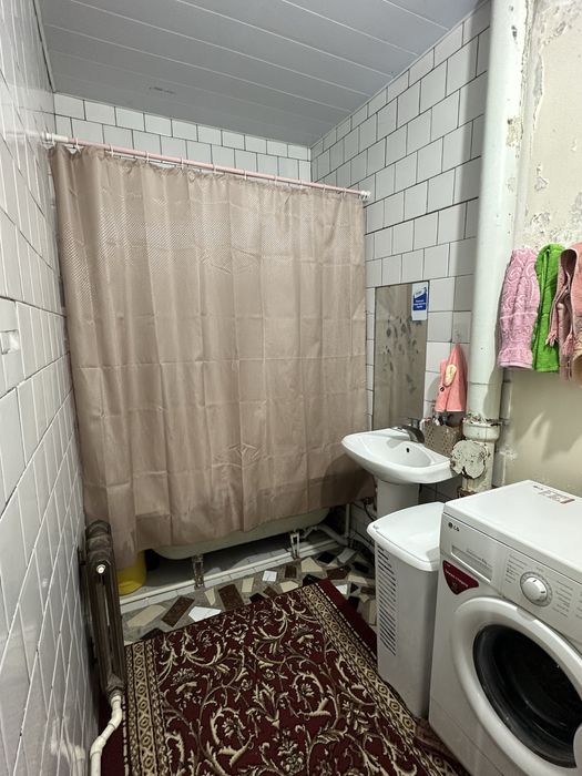 Chilonzor tumani 9 etaj 3 xonali uy