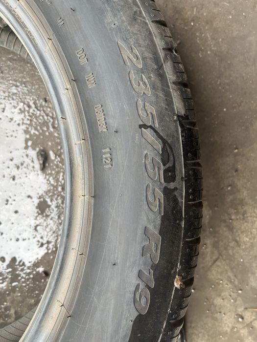 Летние шины  235/55R19 Pirelli