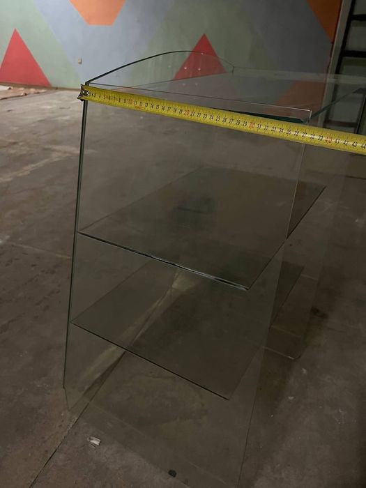 Витрины стеклянные