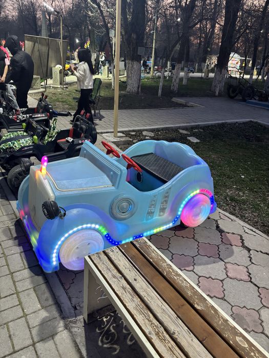 Атракцион светящие машинки