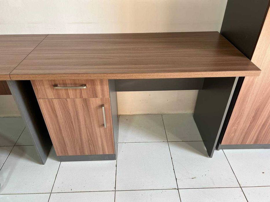 Офисный стол, парта