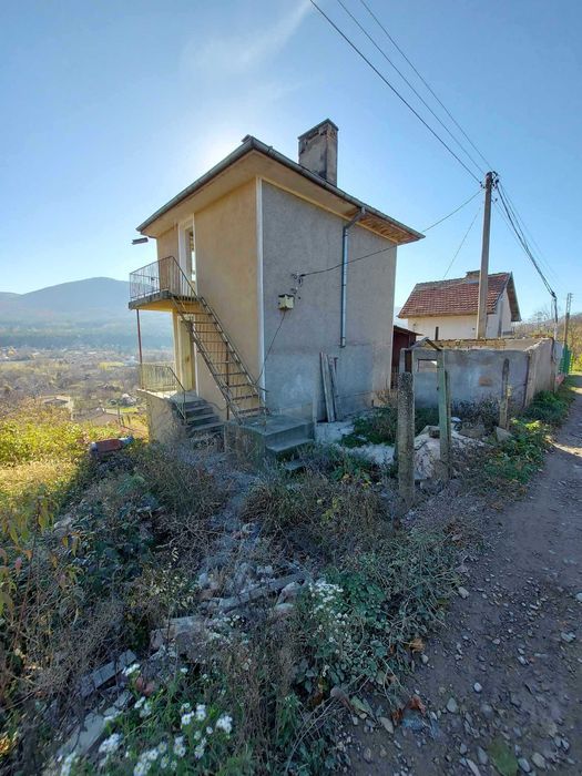 Триетажна вила, 80кв.м, местност Драката