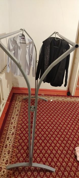 Вешалка для дома.