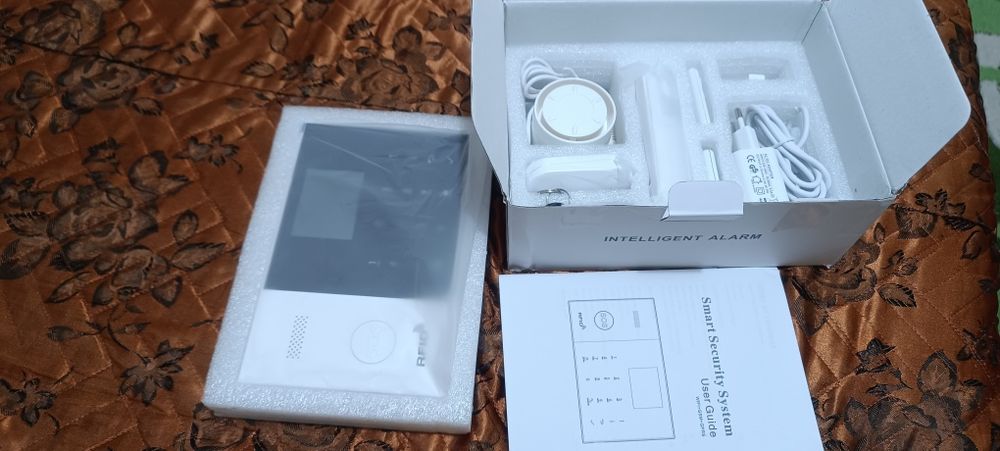 Sistem de alarma anti-furt WIFI+GSM 4G cu aplicatia Tuya Smart, wirele