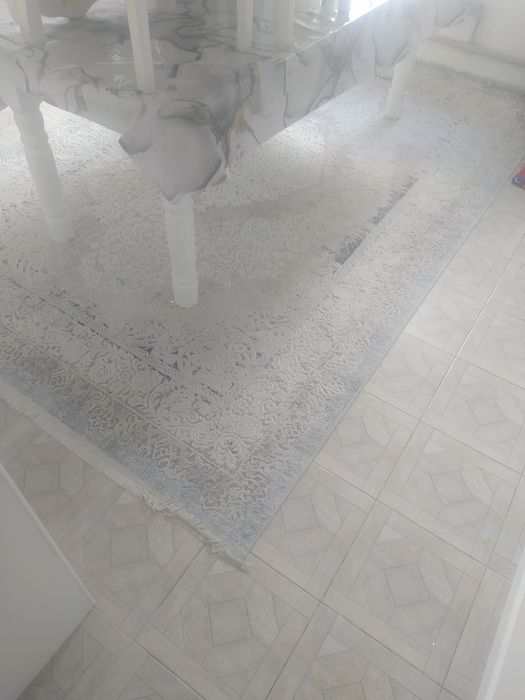 Мебель и ковры. В отличном состоянии