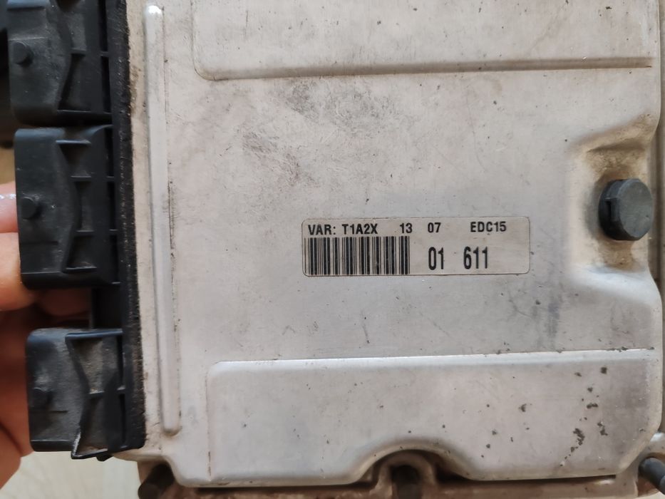Продавам работещи оригинални части за Peugeot 206
