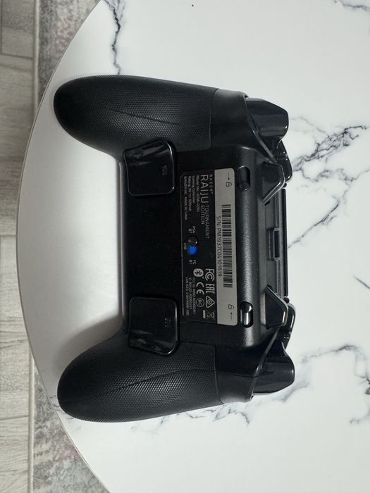 PlayStation 4 1 TB – 2 manete + 3 jocuri