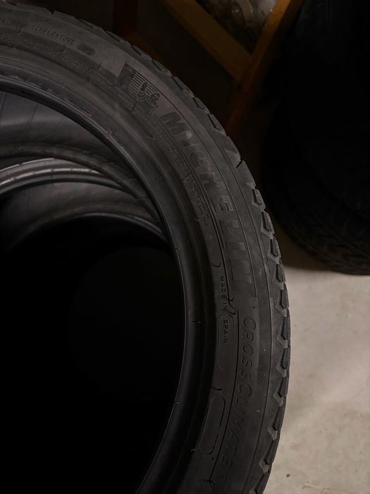 Michelin Cross Climate 2 / 245/45/R19 балонни узи